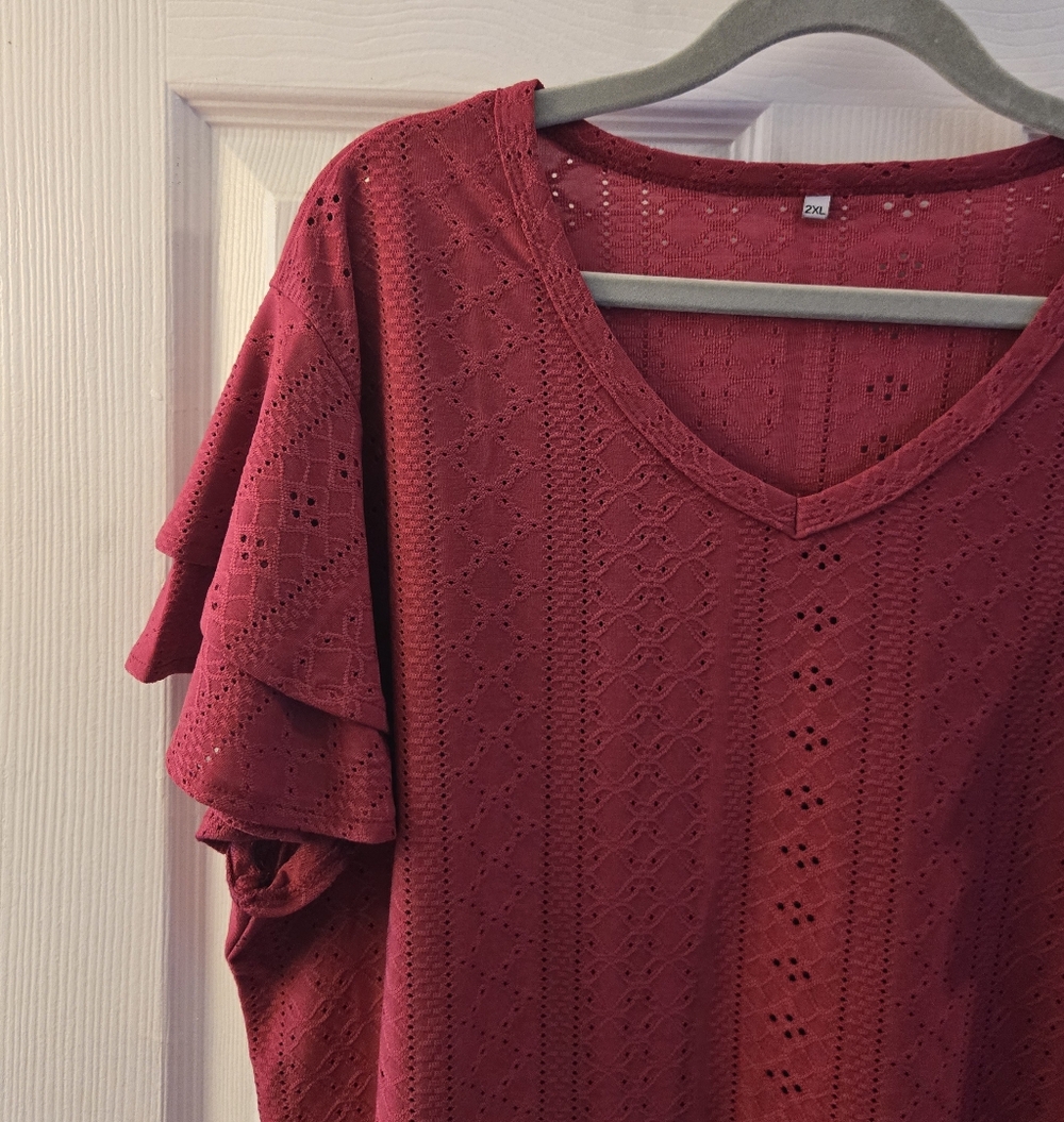 SALE!! Women's Top - Picture 4 of 8